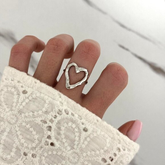 Sku:0375 silver ring with silver heart I made of stainless steel + in a gift box - Picture 3 of 6